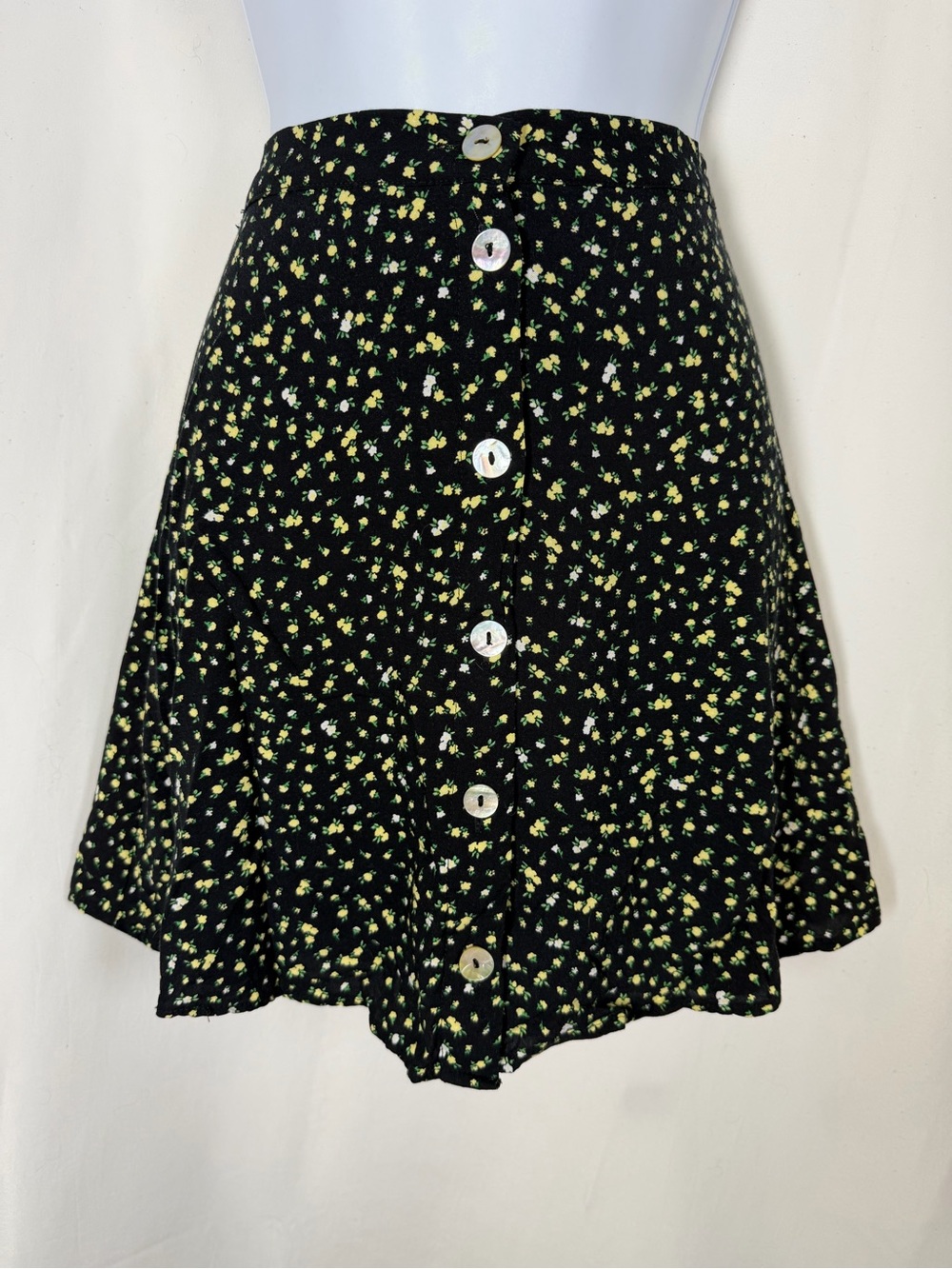 Y2K H&M Black Floral Button Front Mini Skirt Size 4 Cottagecore Coquette Viscose